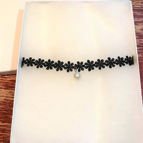 Girls Choker Necklace - Picture 3 of 5